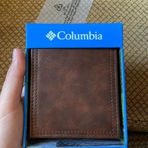 Columbia Wallet
